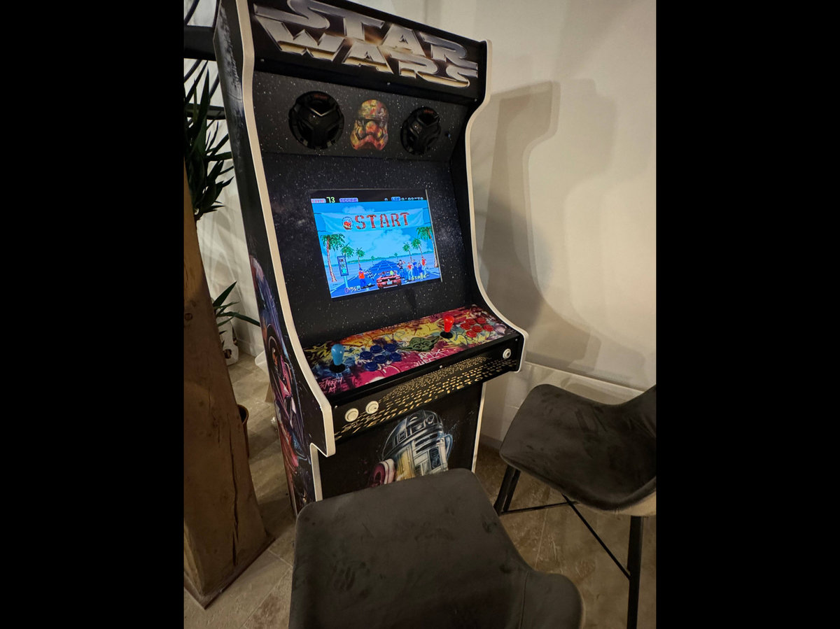 Borne d’arcade disponible à Villa Pier’Art